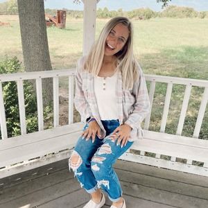 Meet your Posher, Ella